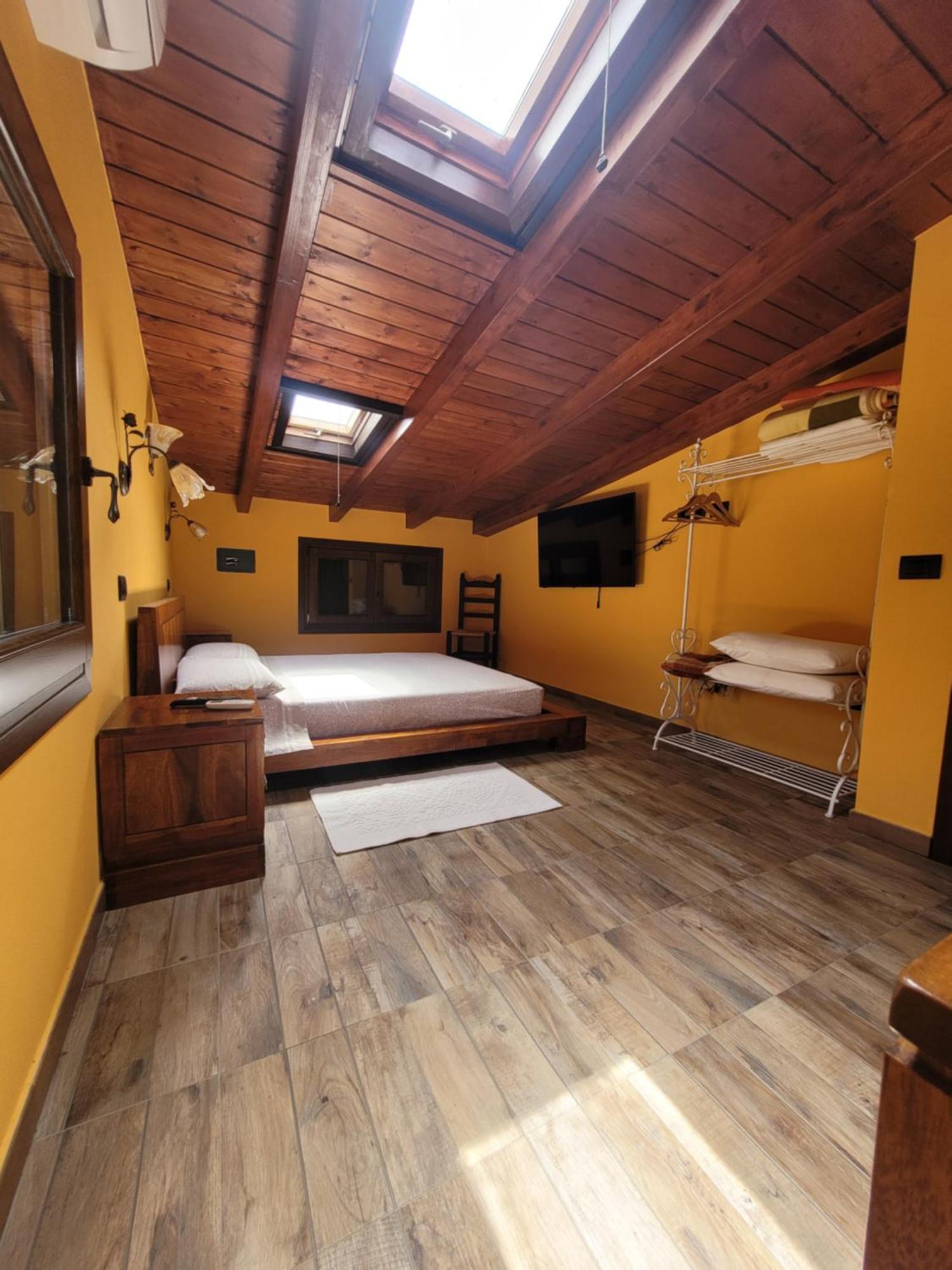 Rifugio Della Pace Piano Terra E Primo Piano Villa Sant Isidoro  Luaran gambar